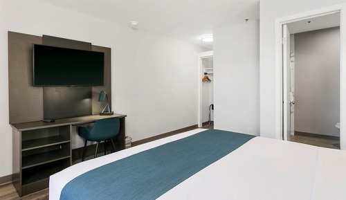 Deluxe Room, 1 King Bed, Non Smoking