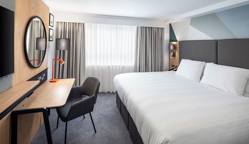 Standard Room, 1 Queen Bed