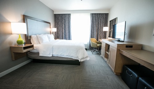 Room, 1 King Bed, Accessible, Non Smoking (mob/hearing acc w/ bathtub)