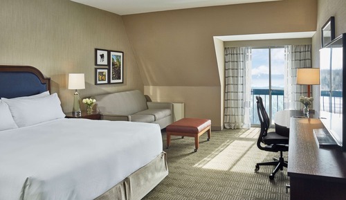 Deluxe Room, 1 King Bed, Accessible, Bathtub (Mobility & Hearing)
