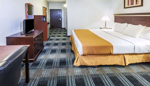Standard Room, 1 King Bed, Accessible