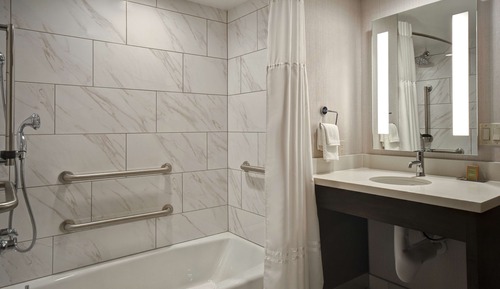 Room, 1 King Bed, Accessible, Bathtub