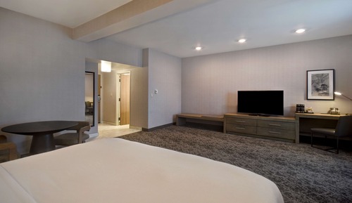 Deluxe Room, 1 King Bed