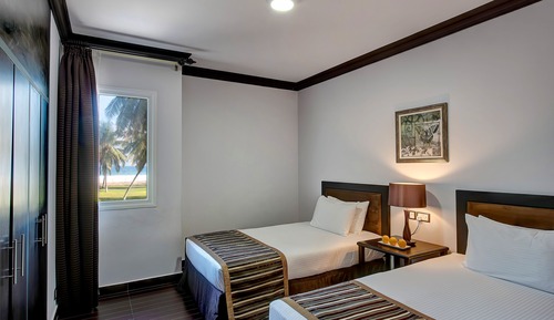 Villa, 3 Bedrooms, Smoking (Dining Area)