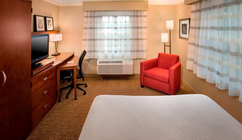 Deluxe Room, 1 Queen Bed