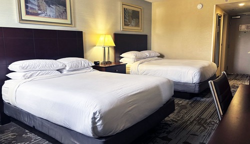 Room, 2 Queen Beds, Accessible (Roll-In Shower)