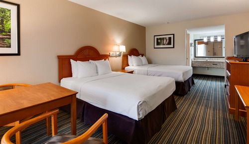 Standard Room, 2 Queen Beds, Non Smoking, Refrigerator