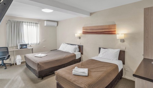 Small Family Room, Multiple Beds