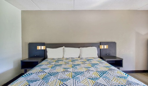 Standard Room, 1 King Bed, Non Smoking