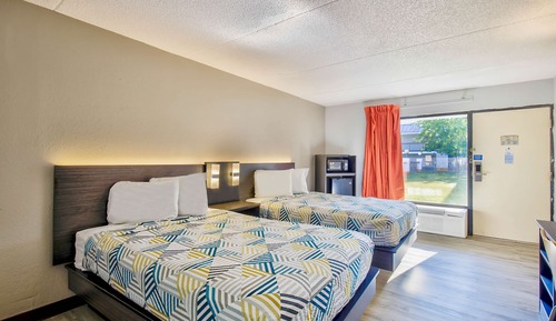 Standard Room, 1 King Bed, Smoking