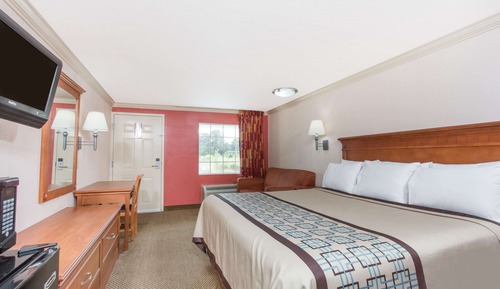 Suite, 1 King Bed, Smoking