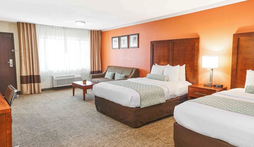 Family Room, 2 Queen Beds, Non Smoking