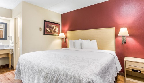 Deluxe Room, 1 King Bed (Smoke Free)