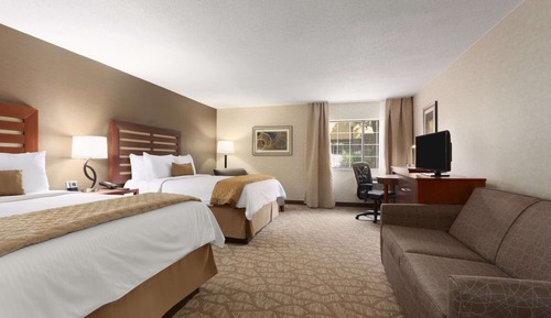Room, 2 Queen Beds (Spacious)
