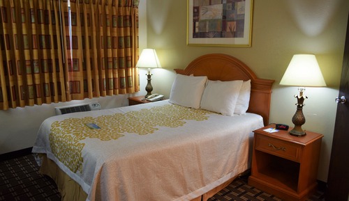 Room, 1 Queen Bed, Non Smoking (Pet Friendly)