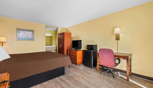 Standard Room, 1 King Bed, Non Smoking