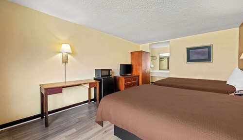 Standard Room, 2 Queen Beds, Non Smoking