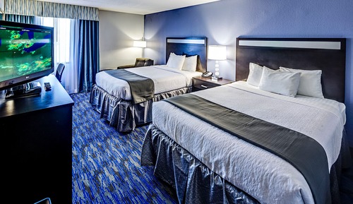 Suite, 2 Queen Beds (Additional Living Area)