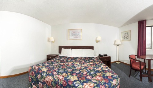 Room, 1 Queen Bed, Smoking