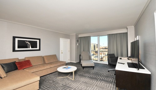 Suite, 1 King Bed, Balcony, View (Plaza View)
