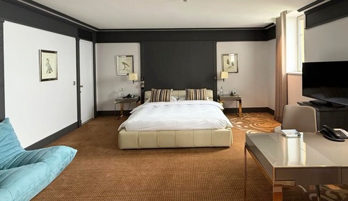 Executive Suite