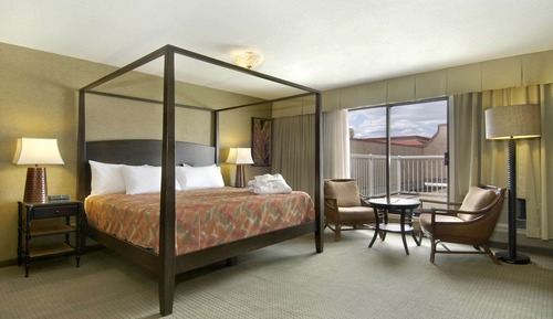 Studio Suite, 1 King Bed, Non Smoking (Polynesian)