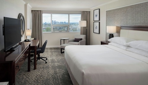 Deluxe Room, 1 King Bed (Guest, Club lounge access)