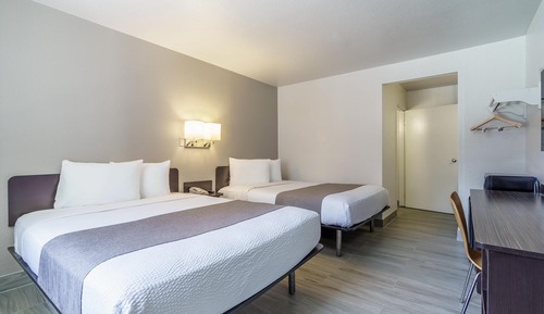 Deluxe Room, 2 Double Beds, Non Smoking, Refrigerator & Microwave