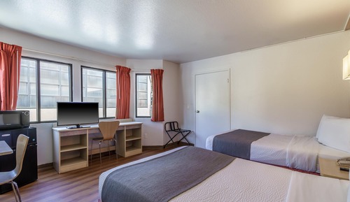 Deluxe Suite, 2 Double Beds, Non Smoking, Refrigerator & Microwave