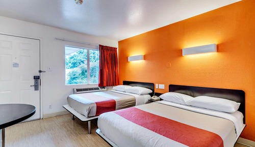 Standard Room, 2 Double Beds, Non Smoking