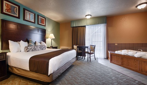 Standard Room, 1 King Bed, Non Smoking, Jetted Tub