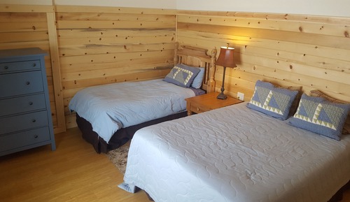 Unit B - 2 Bedroom Deluxe with Washer/Dryer