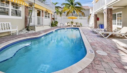 #3 Poolside Studio