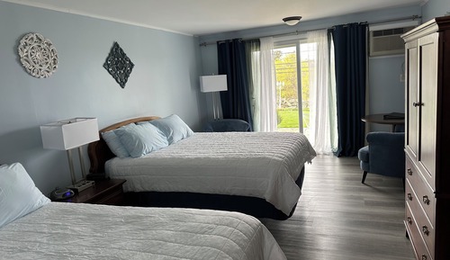 Motor Inn, 2 Double Beds, Waterview