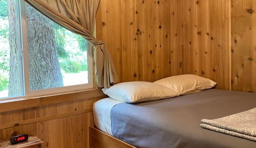 Cabin, 1 Bedroom (Pets OK, Linens Available)