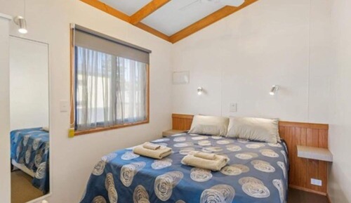 Superior 2 Bedroom Cabin - Pet Friendly