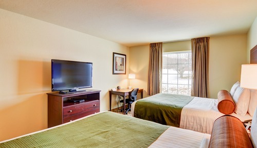 Accessible Two Queen Guestroom with Audible/Visual Alert