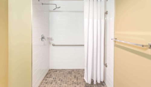 Room, 2 Queen Beds, Accessible, Non Smoking (Roll-In Shower)