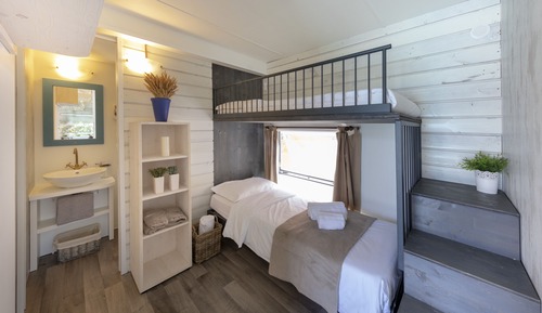 Suite, 2 Bathrooms