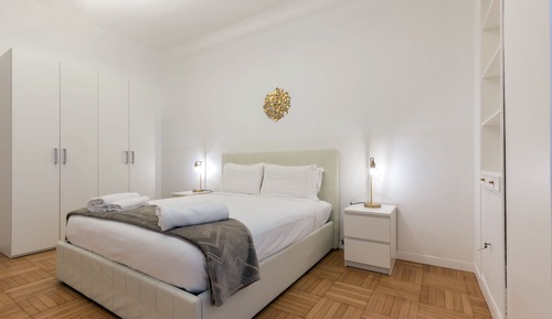 Family Apartment (Via Copernico 55)