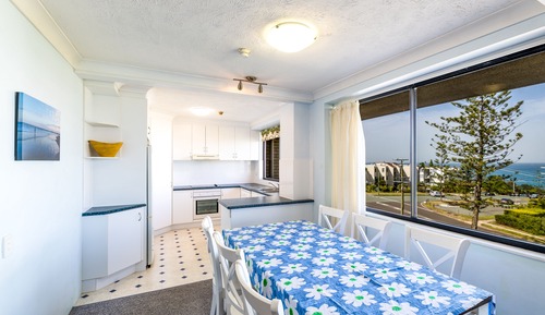 Apartment, 3 Bedrooms, Partial Ocean View (1 Queen & 4 Singles)