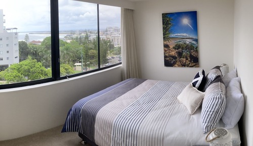 Three Bedroom Apartment - Three Queen Beds
