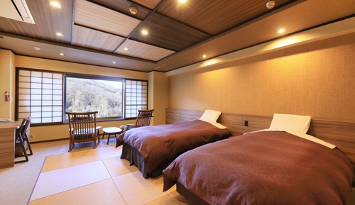 Superior Triple Room on High Floor with Shower, Non-Smoking
