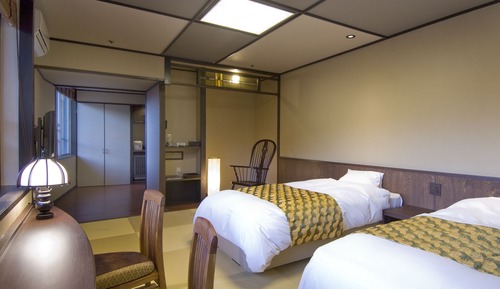 Superior Twin Room on Low Floor with Shower, Non-Smoking