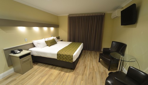 Deluxe Room, 1 King Bed