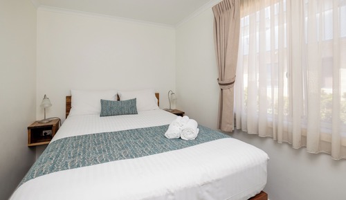 Basic Cabin, 2 Bedrooms, Kitchenette, Garden View (Ensuite Cabin)