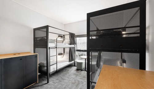 Bed in 6-Bed Female Dormitory with Shared Bathroom