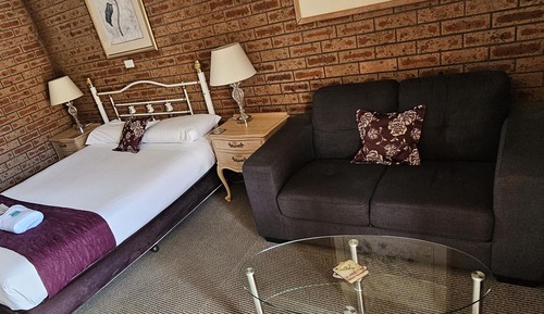 Standard Room (Queen Room)