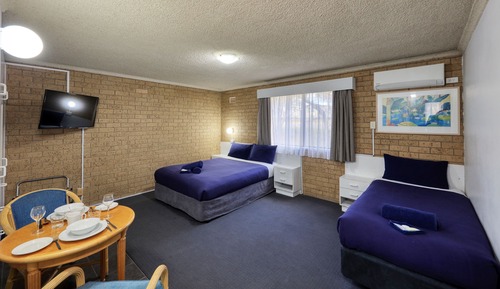 Standard Room, Non Smoking, Bathtub (Standard 2 bedroom unit)