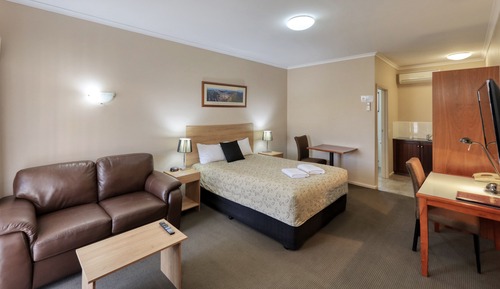Executive Room, Non Smoking, Kitchenette (Executive Queen Room)